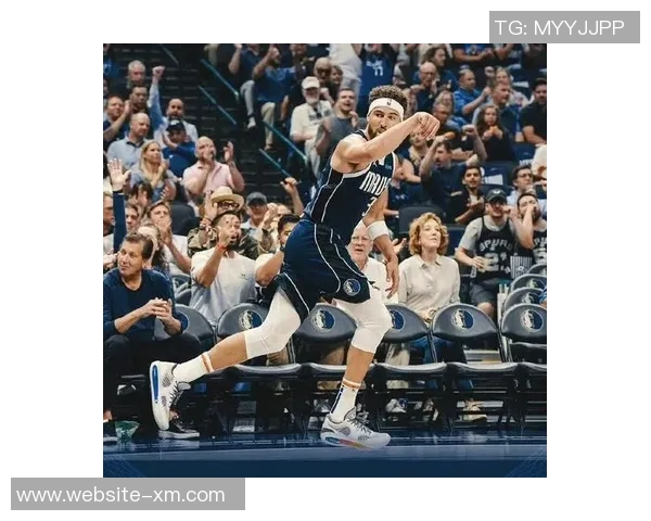 克莱半场表现平平仅得5分状态不佳引发球迷关注