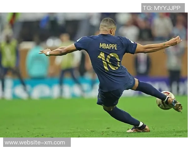 姆巴佩训练中暂时退场全力以赴争取赶上西超杯比赛